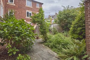Communal Garden- click for photo gallery